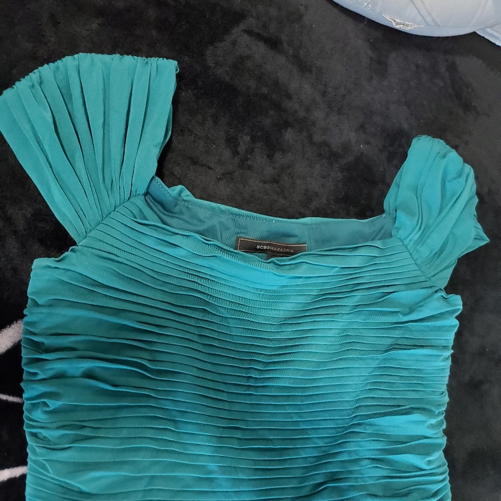 BCBG DRESS. - Picture 6 of 9